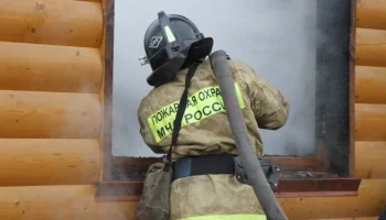 На Камчатке в поселке Раздольный пожарные "спасли"баню