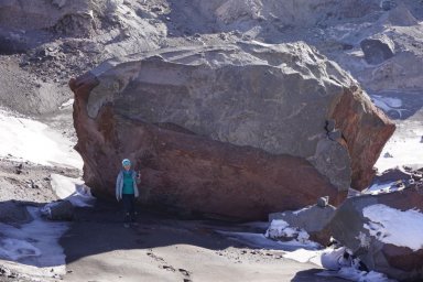 Ученые поднялись к новому куполу вулкана Шивелуч, чтобы изучить лаву и кратерные озера на Камчатке 5