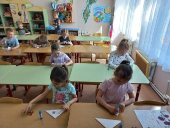 Письмами и подарками ко Дню Победы поддержали военных дети Камчатки 1