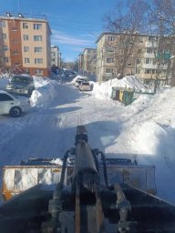 Расчистка магистралей, внутриквартальных проездов и придомовых территорий идет в Петропавловске-Камчатском 3