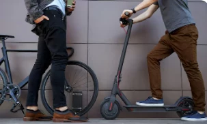 Ограничить скорость электросамокатов на тротурарах до 10 км/ч предлагают в Думе