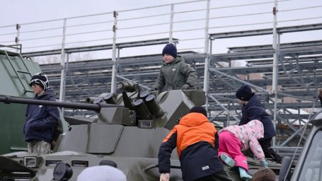 Силовые ведомства провели показательные выступления для детей участников СВО на Камчатке 5