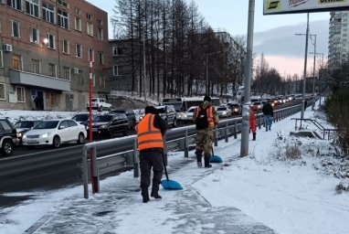 Дорожные службы устраняют последствия непогоды в Петропавловске-Камчатском 5