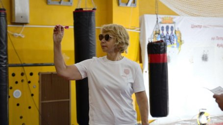 Активных представителей «серебряного» возраста наградили фитнес-браслетами на Камчатке 0