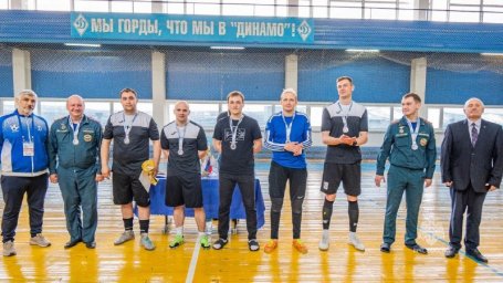 Бронзовыми призёрами межведомственной спартакиады по мини-футболу стали спасатели на Камчатке 3