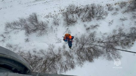 На Камчатке новички спасатели впервые десантировались без использования парашютов 5