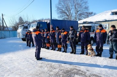 Камчатские спасатели тренировались искать людей в лавинах 9