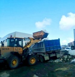 Дорожные службы занимаются уборкой песка вдоль проезжих частей в Петропавловске-Камчатском 4