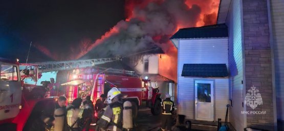 Полностью потушен пожар в поселке Паратунка на Камчатке 5 Полностью потушен пожар в поселке Паратунка на Камчатке 5