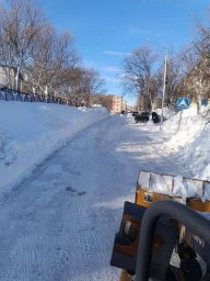 Расчистка магистралей, внутриквартальных проездов и придомовых территорий идет в Петропавловске-Камчатском 0