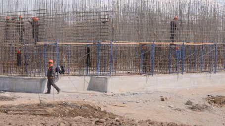 Более 150 рабочих трудятся на строительстве микрорайона Северного на Камчатке 1
