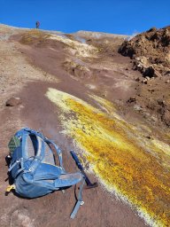 Ученые поднялись к новому куполу вулкана Шивелуч, чтобы изучить лаву и кратерные озера на Камчатке 4