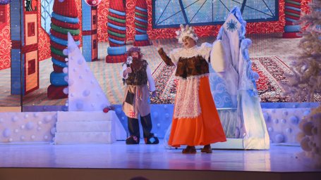 Праздничный спектакль «Самый русский Новый год» детей и членов семей военнослужащих прошел на Камчатке 3