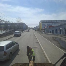 Уборка мусора, песчаных наносов и сломанных веток осуществляется на улицах Петропавловска-Камчатского 2