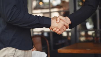 Общение с носителем гепатита С: есть ли реальные риски?