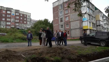 Депутаты и жители первого округа проверили выполнение ремонта участка дороги на СРВ