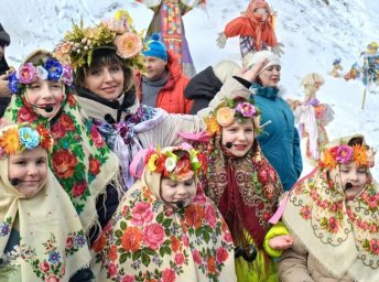 Веселыми гуляниями завершилась Масленичная неделя в столице Камчатки 7