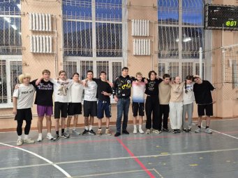 Соревнования по волейболу среди студенческих групп первого курса прошли в университете на Камчатке 4