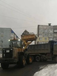 Продолжают борьбу со снегом и льдом коммунальные службы Петропавловска-Камчатского 6