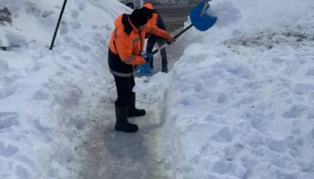 Дорожные службы проводят комплексную уборку снега в Петропавловске-Камчатском Дорожные службы проводят комплексную уборку снега в Петропавловске-Камчатском