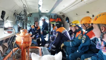 На Камчатке масштабные двухдневные учения провели спасатели на Халактырском озере