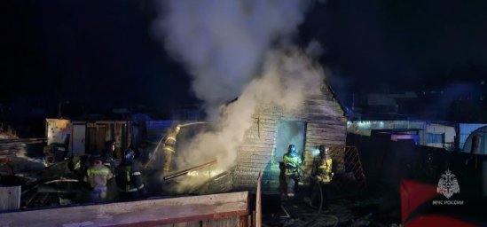 Сотрудники Следственного комитета устанавливают обстоятельства пожара в Раздольном на Камчатке 0