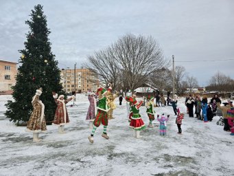 Еще восемь елочек открылись на выходных в столице Камчатки 0