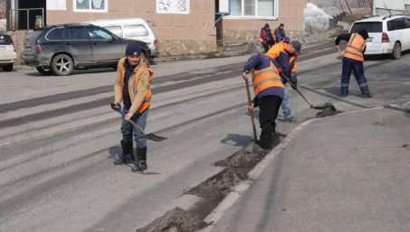 Основной задачей дорожников остаётся уборка песка и мусора в Петропавловске-Камчатском 1