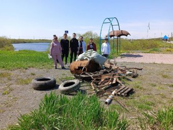 Традицию субботников продолжили жители Усть-Камчатского округа Камчатского края 7