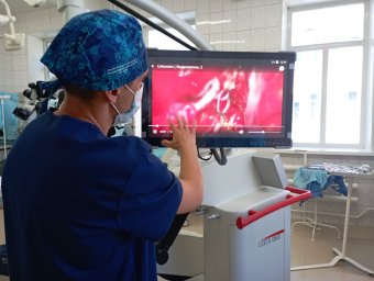 В Камчатской краевой больнице запущена в работу инновационная оптика - новый микрохирургический микроскоп Leica M530 OHX 0
