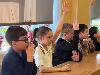 Урок, посвященный камчатской гонке на собачьих упряжках &laquo;Берингия&raquo;, прошел для школьников на Камчатке 2