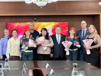 Медали «За проявленное мужество» вручили двум ученицам кадетских классов на Камчатке 0