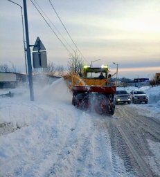 Дорожные службы продолжают работы по устранению последствий циклона в Петропавловске-Камчатском 3