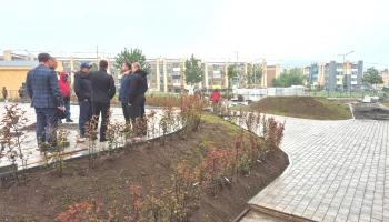 Будет красиво: в столице Камчатки полным ходом благоустраивают новый сквер Будет красиво: в столице Камчатки полным ходом благоустраивают новый сквер
