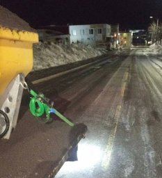 Работы по зимнему содержанию дорог продолжались в ночную смену в Петропавловске-Камчатском 0