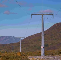 На Камчатке энергетики продолжают устанавливать противолавинные опоры 0