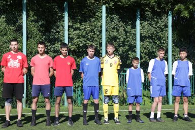 В столице Камчатки юные любители футбола сразились за кубок Ленинского района среди дворовых команд 2