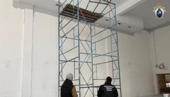 Скончался мужчина, упавший с высоты пяти метров при покраске потолка в Елизове на Камчатке Скончался мужчина, упавший с высоты пяти метров при покраске потолка в Елизове на Камчатке