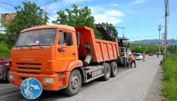 Ямочный ремонт продолжается в Ленинском районе столицы Камчатки