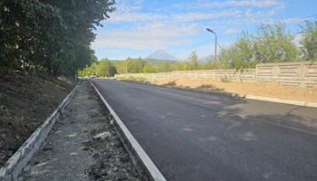 В столице Камчатки ремонт дороги на Солнечной отстает от графика. Подрядчик уверяет, что сдаст объект в срок