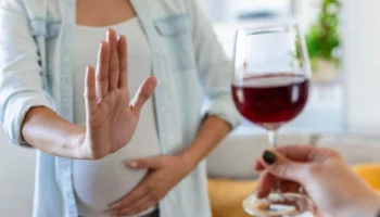 Единственно верная стратегия для будущей мамы &mdash; полный и осознанный отказ от любой продукции, содержащей алкоголь