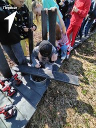 Камчатские школьники приняли участие в строительстве экотропы в парке Ойкумена 2