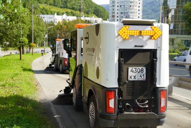Дополнительная коммунальная техника вышла на уборку в Петропавловске-Камчатском 3