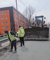 Подрядные организации очищают улицы Петропавловска-Камчатского 2