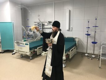 Архиепископ освятил новый медицинский корпус на Камчатке 2