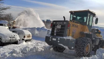 Снегозащитные мероприятия продолжаются в Петропавловске-Камчатском