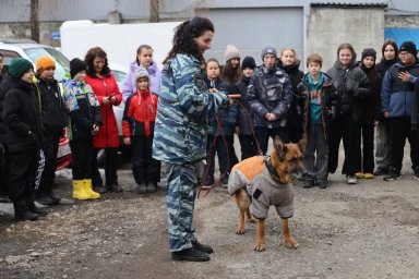 Школьники познакомились с историей становления милиции и полиции на Камчатке 4
