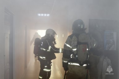 В доме быта «Камчатка» прошли плановые пожарно-тактические учения с эвакуацией людей 3