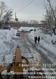 Магистрали, внутриквартальные проезды и придомовые территории чистили сегодня в Петропавловске-Камчатском 6