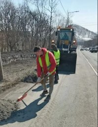 Подрядные организации продолжают уборку городских территорий в Петропавловске-Камчатском 3